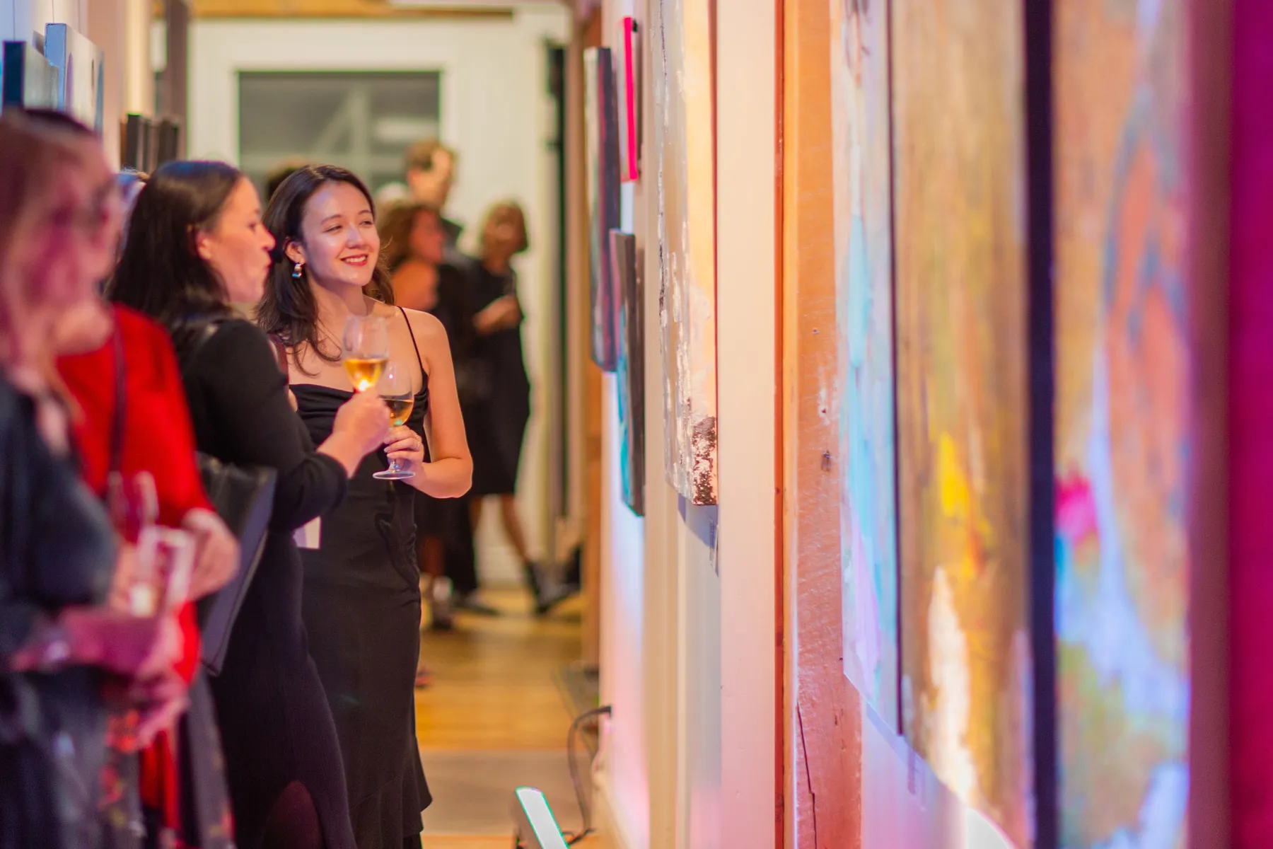 Ambiance intime pour rencontrer les artistes